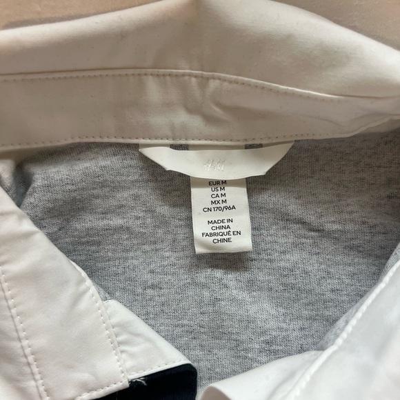 H&M Loose-Fit Polo Shirt Navy Stripe NWT Size Medium - Picture 7 of 10